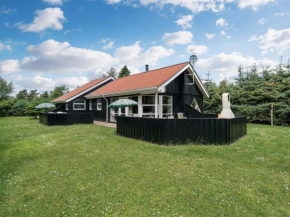 Holiday Home Hemming - from the sea by Interhome, Hals